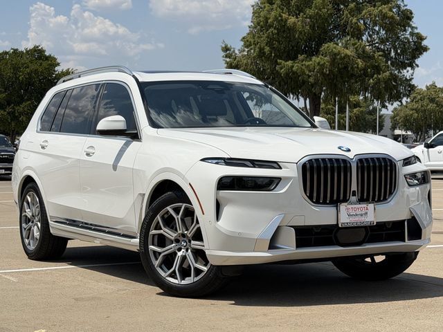 Used 2026 BMW X7 xDrive40i AWD/4WD image 2