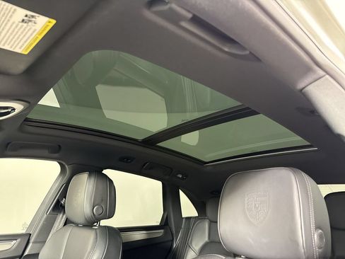 Certified 2024 Porsche Macan w/ Premium Plus Package AWD/4WD image 41