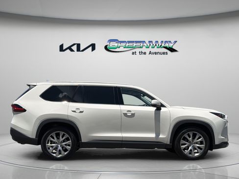 Used 2024 Toyota Grand Highlander AWD Hybrid image 7