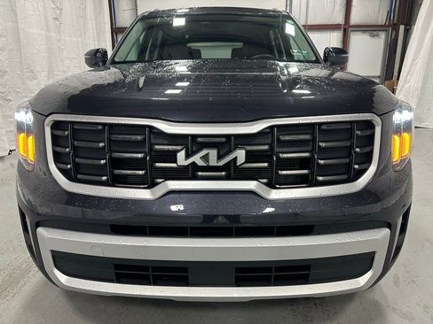 Used 2025 Kia Telluride S image 2