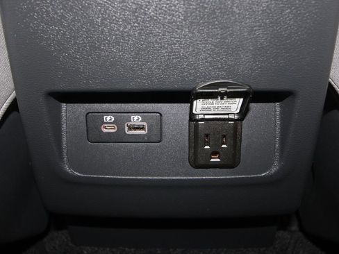 Used 2023 Nissan Frontier SV w/ SV Convenience Package image 28