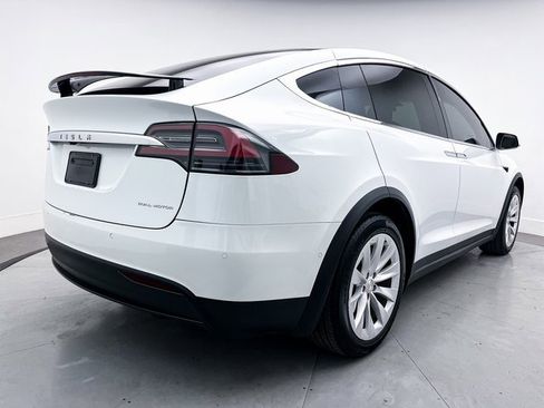 Used 2021 Tesla Model X Long Range image 16
