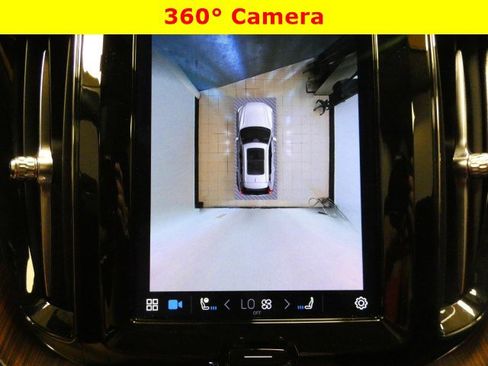 Used 2023 Volvo XC60 B5 Ultimate w/ Climate Package FWD image 22