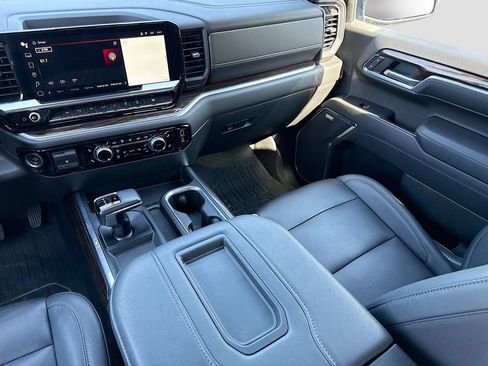 Used 2022 GMC Sierra 1500 Elevation w/ Elevation Premium Package AWD/4WD image 28