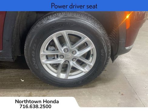 Used 2021 Jeep Grand Cherokee L Laredo w/ Luxury Tech Group I image 11