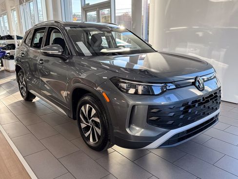 New 2026 Volkswagen Tiguan S image 2