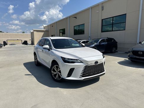 Used 2024 Lexus RX 350 FWD w/ Technology Package image 4