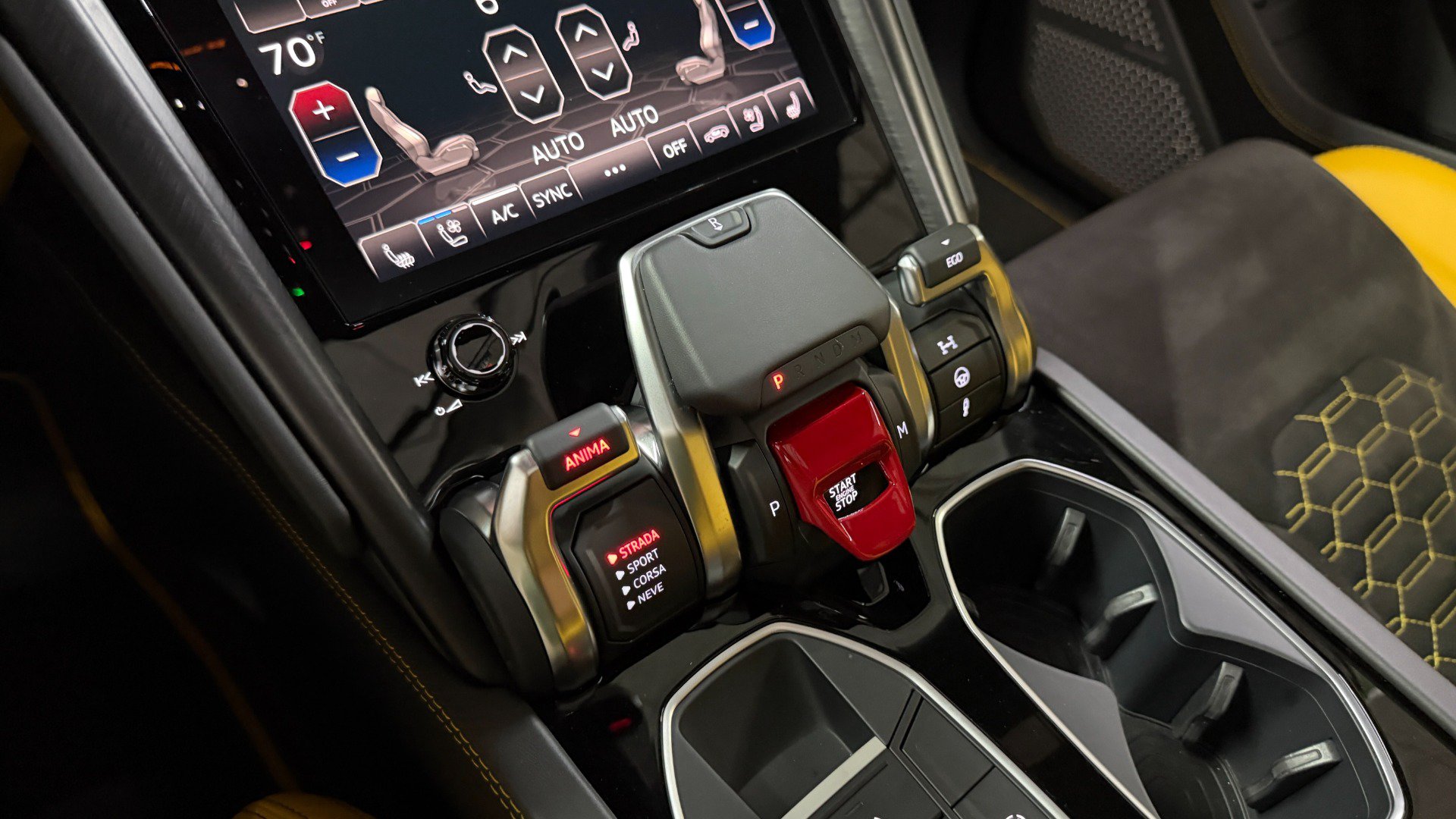 Used 2022 Lamborghini Urus AWD/4WD image 82