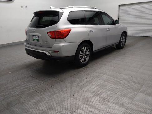 Used 2020 Nissan Pathfinder SL AWD/4WD image 9