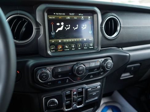 Used 2023 Jeep Wrangler Unlimited Sahara AWD/4WD image 7