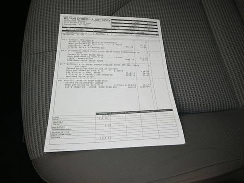 Used 2020 Toyota Highlander LE FWD image 4