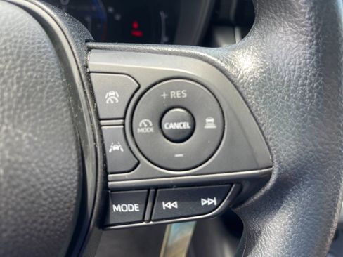 Used 2026 Toyota Corolla LE FWD image 27