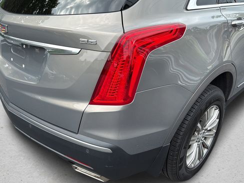 Used 2018 Cadillac XT5 Luxury w/ Driver Awareness Package AWD/4WD image 11