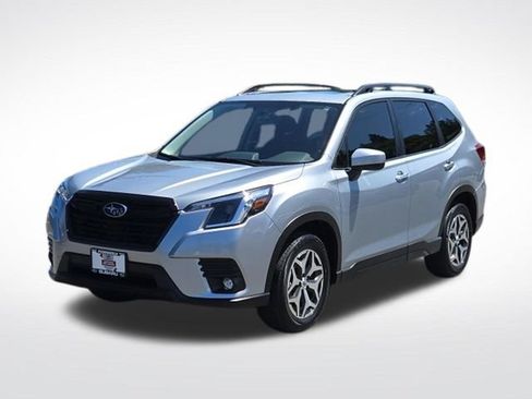 Used 2024 Subaru Forester Premium AWD/4WD image 5