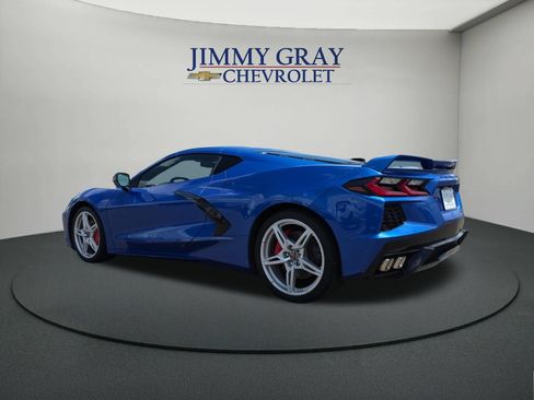 Used 2021 Chevrolet Corvette Stingray Coupe w/ Z51 Performance Package RWD image 3