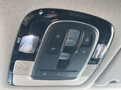 Used 2021 Hyundai Palisade Limited FWD image 33