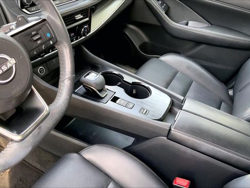 Used 2023 Nissan Rogue SV w/ SV Premium B Package image 16