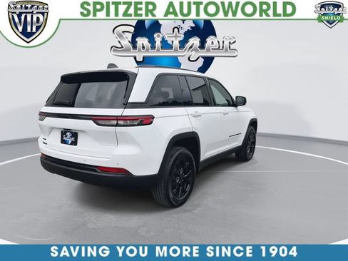 Used 2024 Jeep Grand Cherokee Altitude AWD/4WD image 9