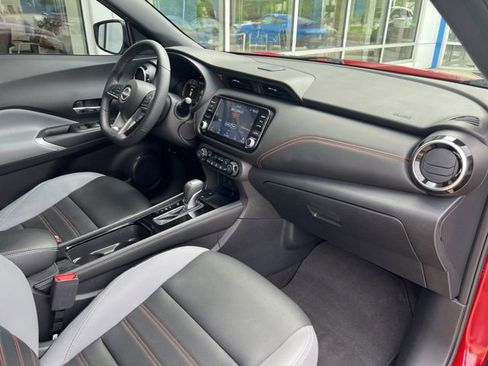Used 2023 Nissan Kicks SR w/ SR Premium Package FWD image 23