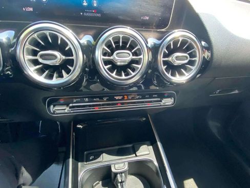 Used 2021 Mercedes-Benz GLA 250 4MATIC image 34