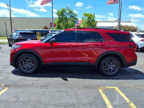 Used 2025 Ford Explorer ST AWD/4WD image 4