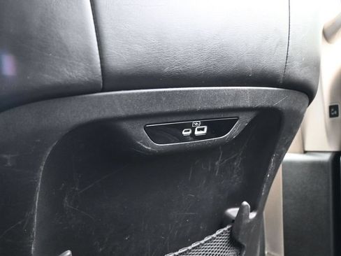 Used 2023 Chrysler Pacifica Touring-L FWD image 39