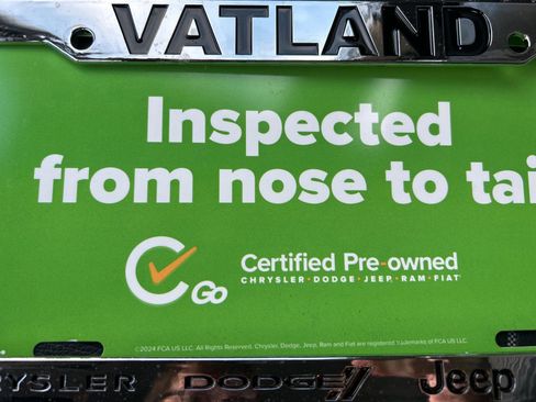 Used 2023 Toyota Camry SE image 9