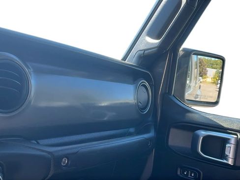 Certified 2022 Jeep Gladiator Sport image 19