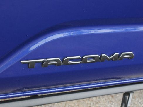 Used 2025 Toyota Tacoma TRD Off-Road AWD/4WD image 17