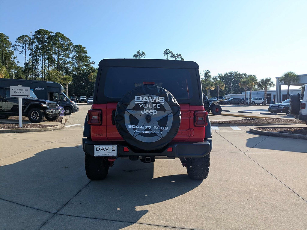 Certified 2022 Jeep Wrangler Unlimited Rubicon w/ LED Lighting Group AWD/4WD image 4
