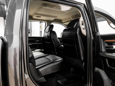 Used 2018 RAM 2500 Laramie w/ Convenience Group AWD/4WD image 45