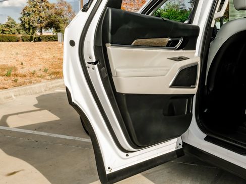 Used 2022 Kia Telluride EX w/ EX Premium Package FWD image 48