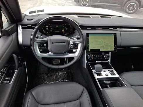 Used 2023 Land Rover Range Rover SE image 12