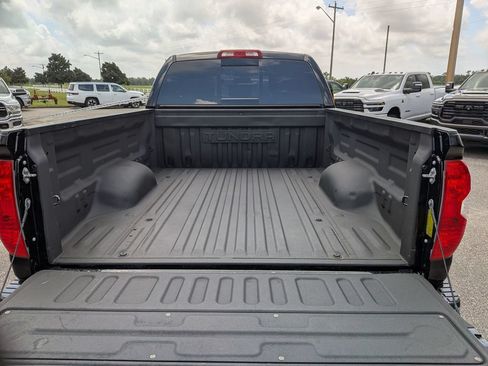 Used 2017 Toyota Tundra SR5 w/ TRD Off Road Package AWD/4WD image 31
