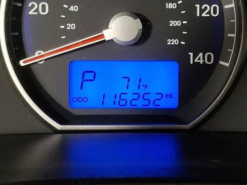 Used 2012 Hyundai Santa Fe SE AWD/4WD image 21