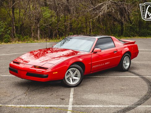 Used 1989 Pontiac Firebird Formula RWD image 3