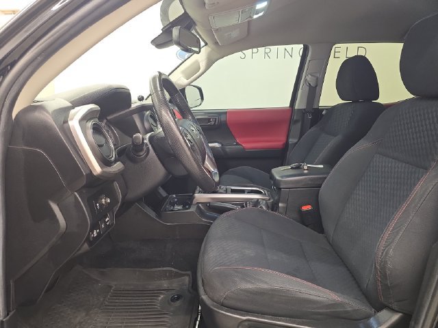 Used 2022 Toyota Tacoma SR5 AWD/4WD image 21