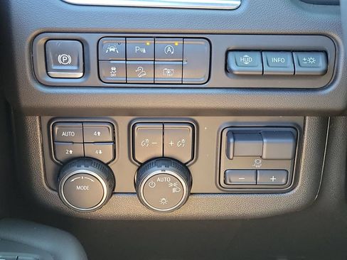 Used 2024 Chevrolet Suburban High Country w/ Max Trailering Package AWD/4WD image 18