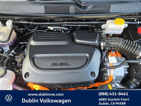 Used 2024 Chrysler Pacifica Select image 28