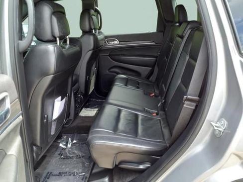 Used 2018 Jeep Grand Cherokee Limited AWD/4WD image 6