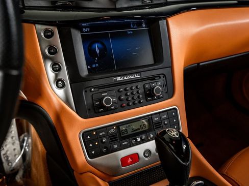 Used 2014 Maserati GranTurismo Sport RWD image 31