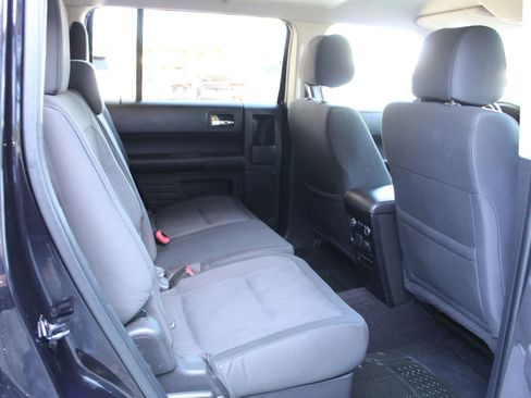 Used 2019 Ford Flex SE image 11