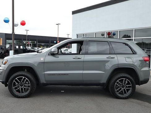 Used 2019 Jeep Grand Cherokee Trailhawk AWD/4WD image 9