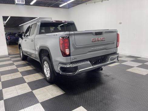 Used 2024 GMC Sierra 1500 SLE image 2