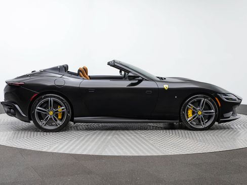 Certified 2025 Ferrari Roma Spider RWD image 9