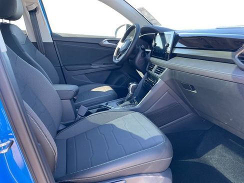 New 2025 Volkswagen Taos SE image 15