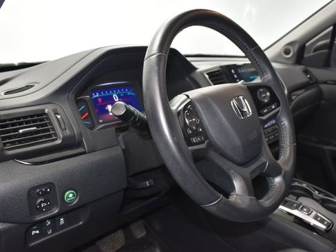 Used 2022 Honda Pilot Touring image 12
