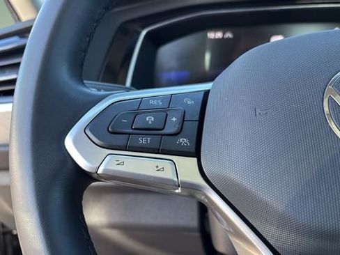 Used 2023 Volkswagen Jetta SE image 22