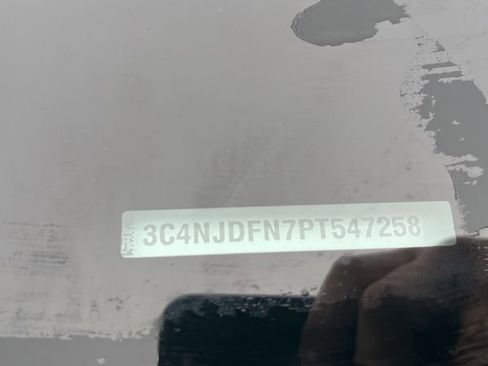 Used 2023 Jeep Compass Latitude image 36