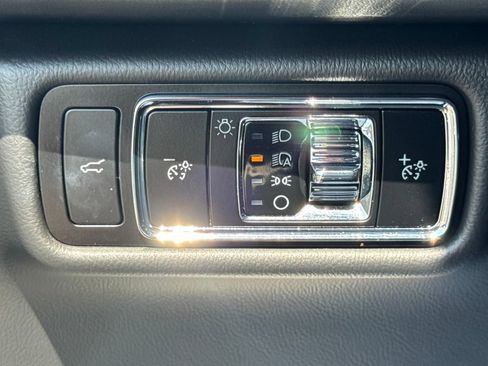 Used 2023 Lincoln Aviator AWD w/ Premium Package image 33